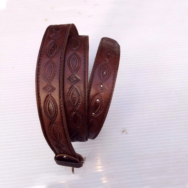 Cinturon cuero vacuno marron repujado hombre casual